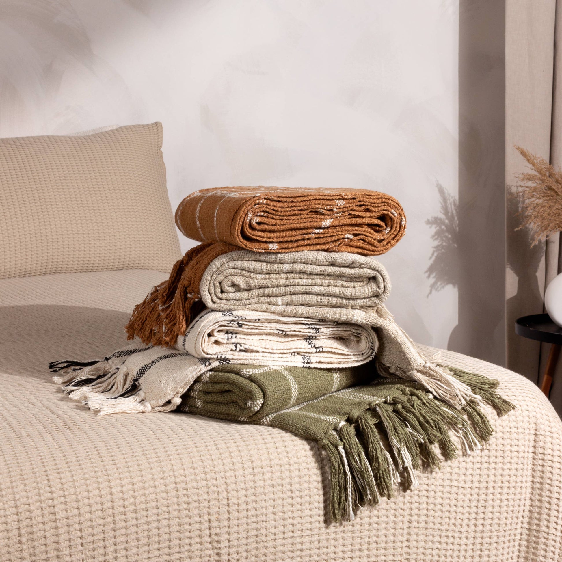 Beni Throw Stone/Natural - Bluebell and Willow