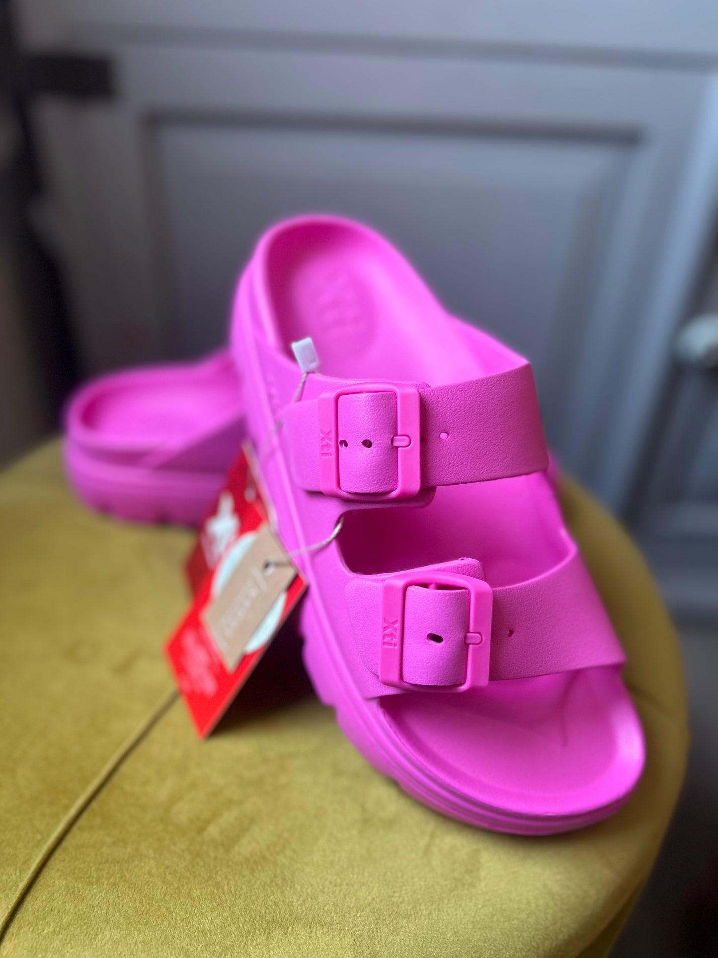 XTI fucsia sliders