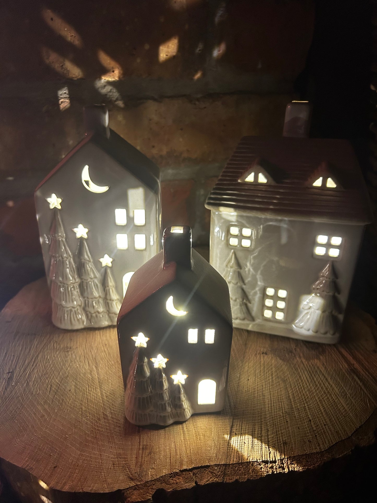 LED Christmas House w/ Gold Detail 14cm