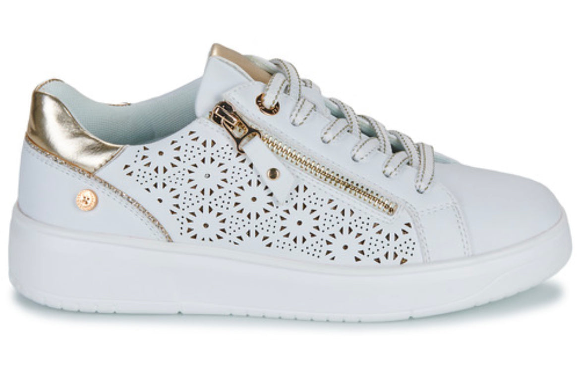 XTI white & gold trainers