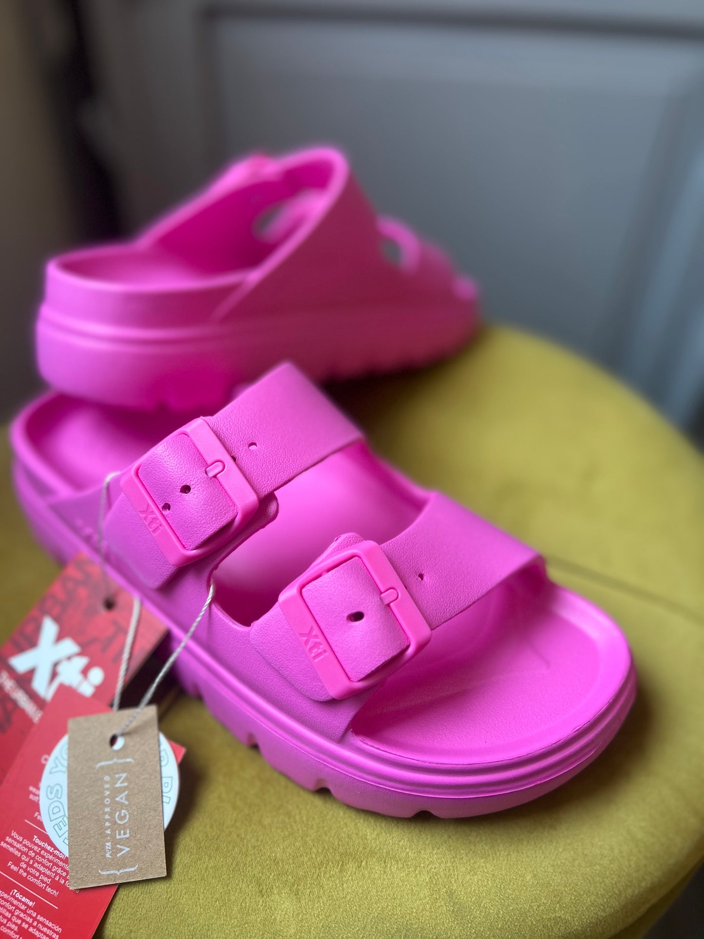 XTI fucsia sliders