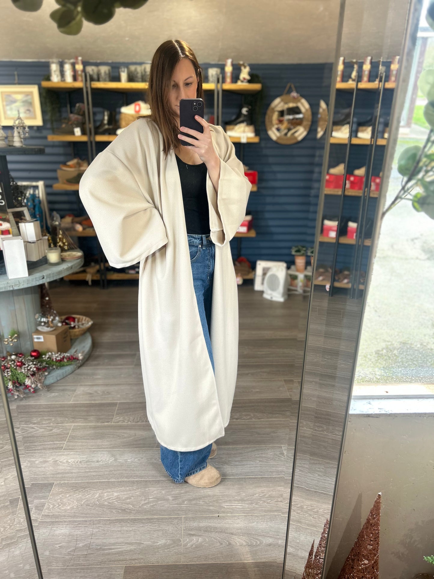 Oversized long coat with pocket: BEIGE / One size