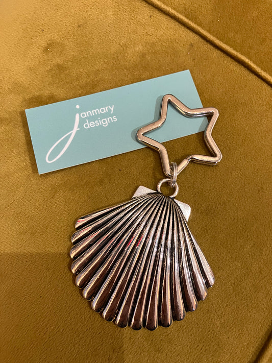 Janmary Designs- Scallop Shell Keyring