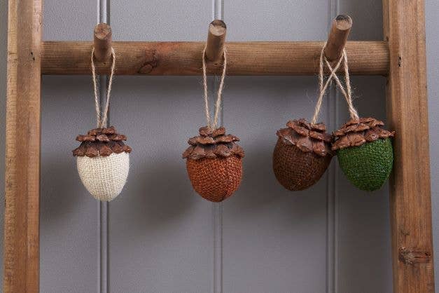 Hanging Acorns (set of 4)